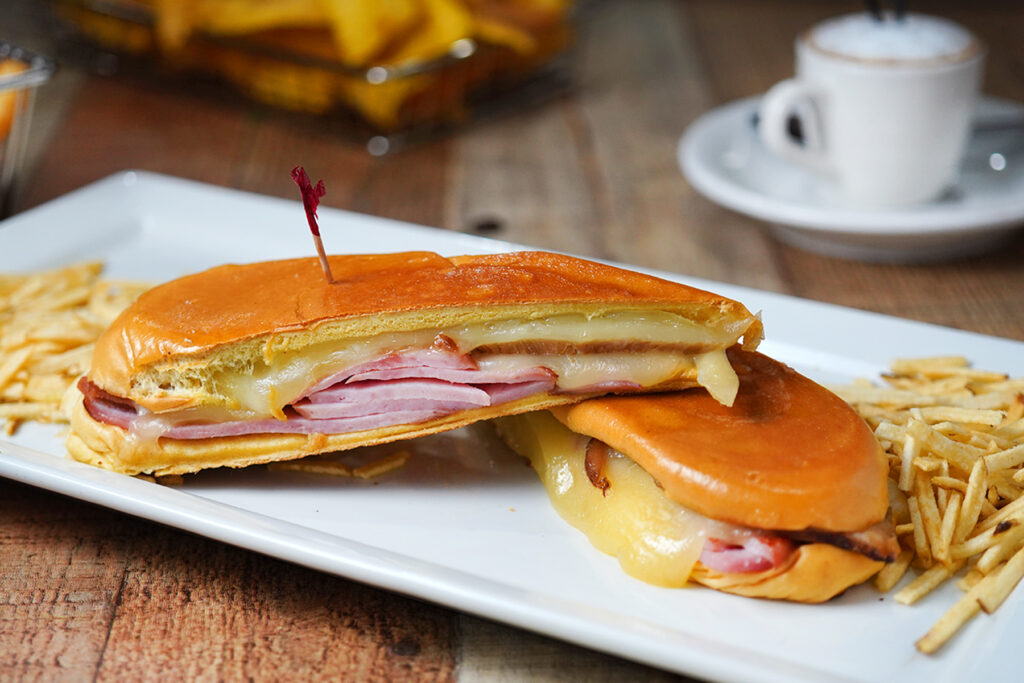 media noche sandwich